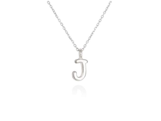 Colgante letra J en oro blanco 18kt de Marina Garcia Joyas en plata Gargantilla de Oro blanco de 18 Kt. (largo: 40-42 cm.) (Altura de letra: 7 mm.)