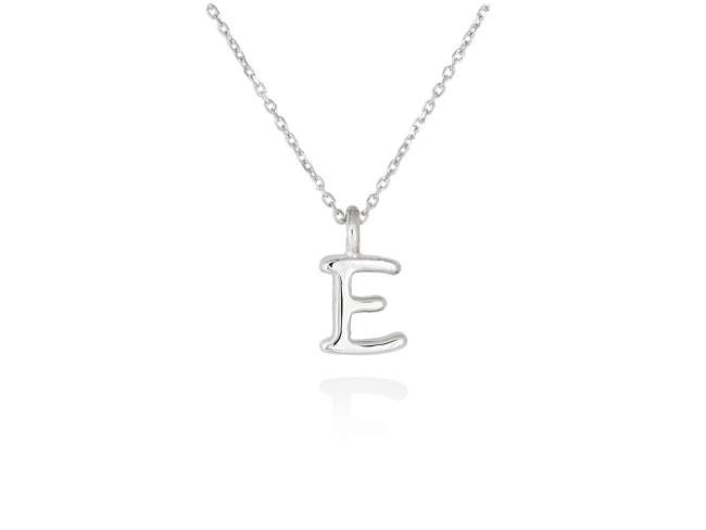 Colgante letra E en oro blanco 18kt de Marina Garcia Joyas en plata Gargantilla de Oro blanco de 18 Kt. (largo: 38-40 cm.) (Altura de letra: 7 mm.)