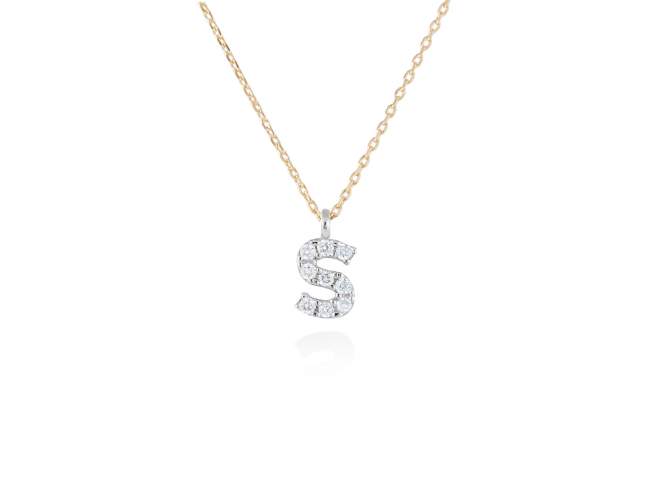 Necklace in 18kt. Gold and diamonds de Marina Garcia Joyas en plata Necklace in yellow and white 18kt gold with 9 diamonds carat total weight 0.07 (Color: Top Wesselton (G) Clarity: SI). Height of letter: 6 mm. Adjustable gold chain in 38-40 cm.