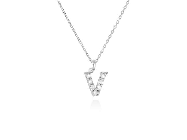 Necklace in 18kt. Gold and diamonds de Marina Garcia Joyas en plata Necklace in rodhium plated 18kt white gold with 7 diamonds carat total weight 0.05 (Color: Top Wesselton (G) Clarity: SI). Height of letter: 6 mm. Adjustable gold chain in 38-40 cm.