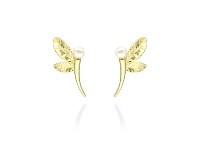 Earrings ALASIA  in golden silver de Marina Garcia Joyas en plata Earrings in 18kt yellow gold plated 925 sterling silver with freshwater cultured pearls. (size: 3 x 1,5 cm.)