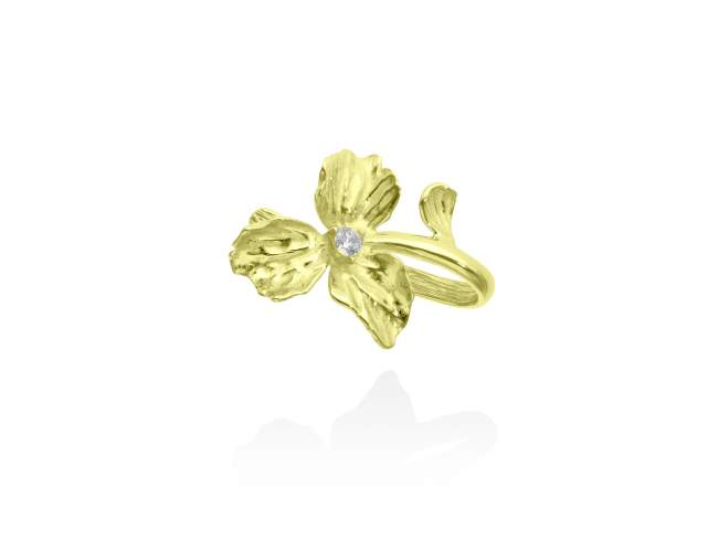 Clip Earring Guipur mini  in golden silver de Marina Garcia Joyas en plata Clip Earring in 18kt yellow gold plated 925 sterling silver and white cubic zirconia. (size: 25 x 17 mm.)