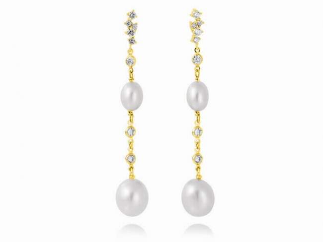 Earrings CARLOTA  in golden silver de Marina Garcia Joyas en plata Earrings in 18kt yellow gold plated 925 sterling silver, white cubic zirconia and freshwater cultured pearls. (size: 6,3 cm.)