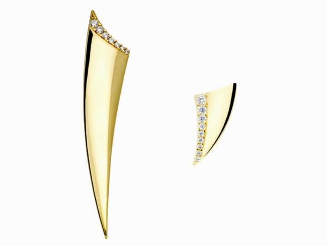 Earrings Malibú long  in golden silver de Marina Garcia Joyas en plata Earrings in 18kt yellow gold plated 925 sterling silver with white cubic zirconia. (size: 6,3 - 2,3 cm.)