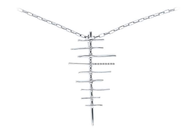 Pendant Vertebral  in silver de Marina Garcia Joyas en plata Pendant in rhodium plated 925 sterling silver. (size: 6,5 x 3,3 cm.)  (Chain is not included)