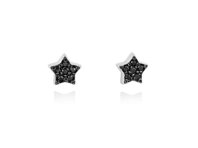 Earrings in 18kt. Gold and diamonds de Marina Garcia Joyas en plata Earrings in rodhium plated 18kt white gold with 12 black diamonds carat total weight 0.15